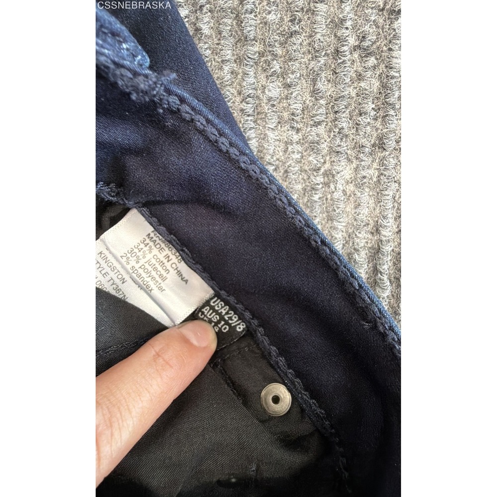 Luxe Kingston Ankle Blue Denim Jeans featuring a lightly faded finish - Size 29 - Picture 8 of 11